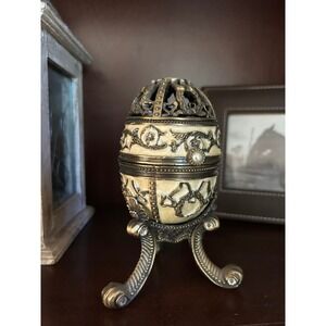 Egg Trinket Box Music‎ Box Ornate Metal Filigree Faux Pearl Accents Decor